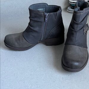 Earth Origins Black Ankle Boots with Side Zip and Buckle